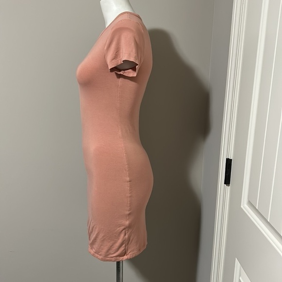 Aritzia Wildfred Free Pink Bodycon T shirt Dress Short Sleeve Sz M - Picture 4 of 9